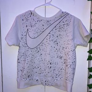 Nike- short sleeve sweat top- XL (kids)- white